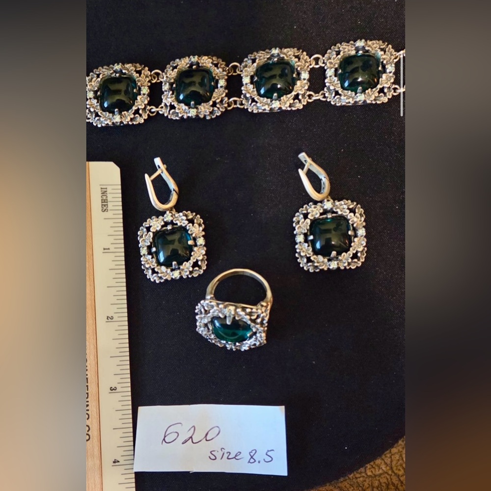 Elegant Silver and Green Jewelry Set